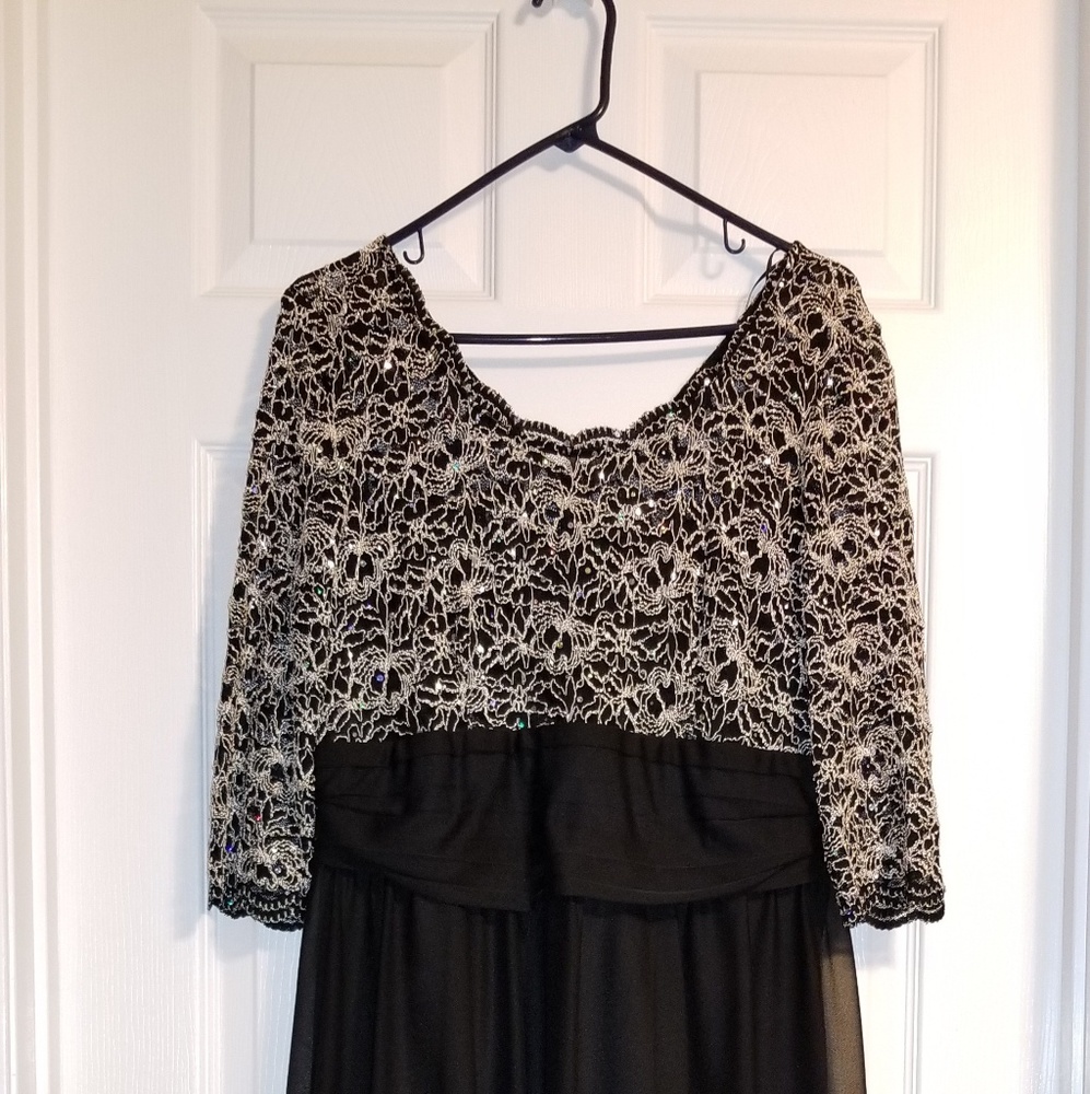 R&M Richards Long evening dress